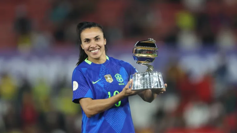 Marta está entre as indicadas ao prêmio Bola de Ouro e pode aumentar recorde