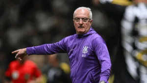 Velloso defende trabalho de Dorival no Corinthians, mas prevê dificuldades: “Elenco é curto e isso atrapalha o rendimento”