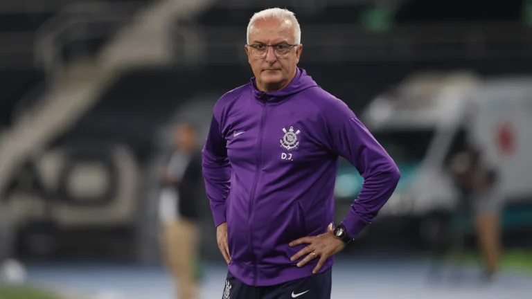 Dorival Júnior revela que Corinthians não terá mais contratações para Brasileirão e Copa do Brasil: “Não falaremos mais disso”