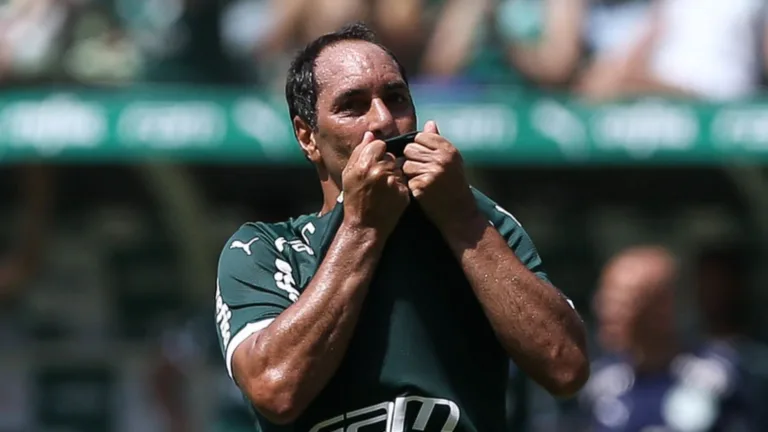 Edmundo aborda polêmica de Hugo Souza e prevê classificação do Palmeiras contra o Corinthians: “É um time melhor”