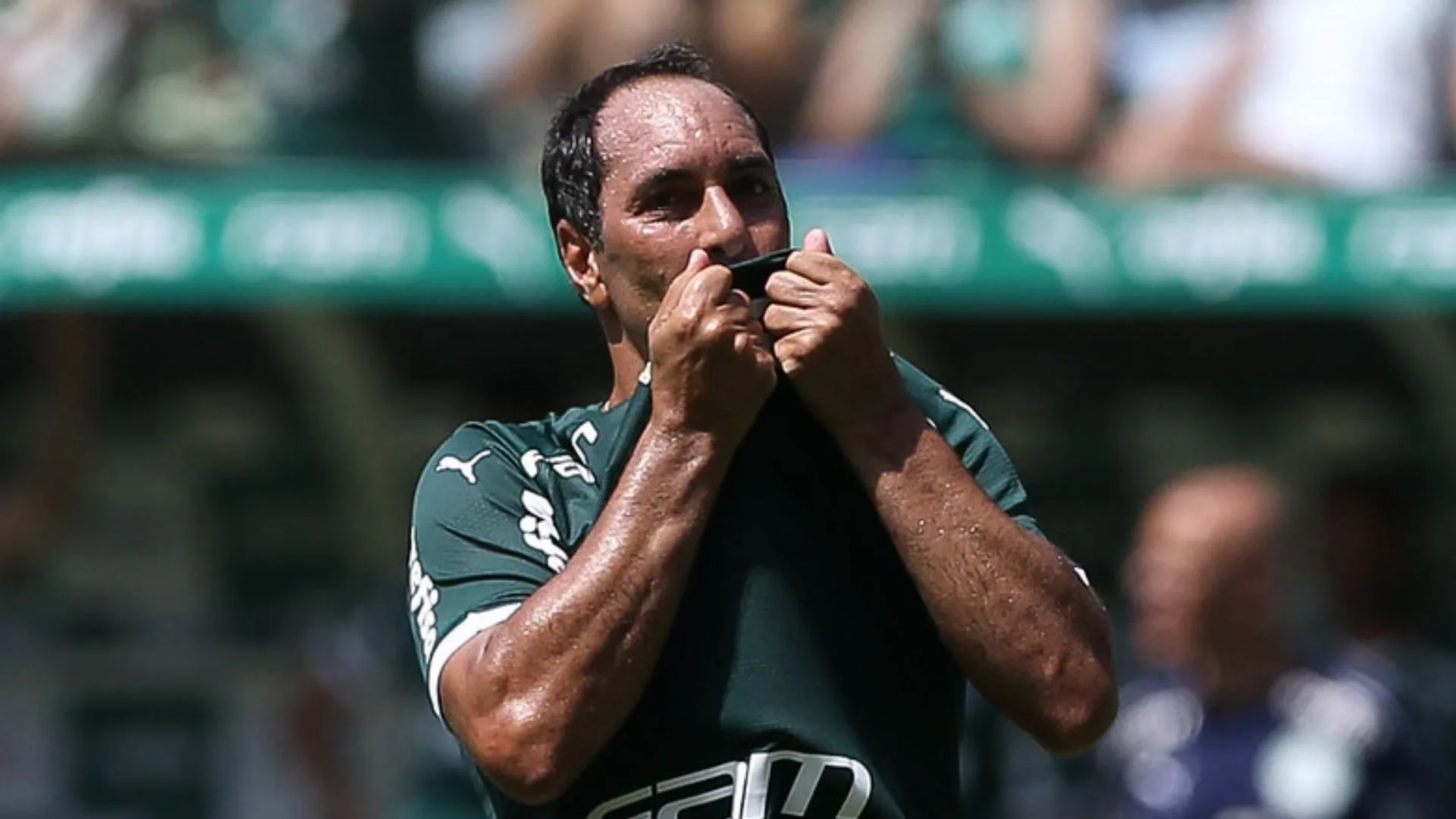 Edmundo aborda polêmica de Hugo Souza e prevê classificação do Palmeiras contra o Corinthians: “É um time melhor”