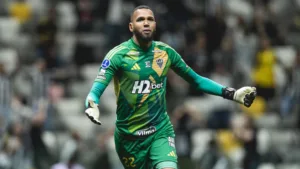 Everson se aproxima de Victor como goleiro com mais jogos internacionais pelo Atlético-MG