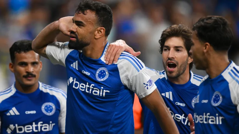 Fabrício Bruno em alta no Cruzeiro revolta torcedores do Flamengo após golaço na Copa do Brasil: “Maior erro da gestão Boto e Bap”