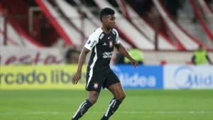 Ronaldo Giovanelli não poupa Félix Torres no Corinthians: “É impressionante a falta de entendimento de futebol que ele tem”