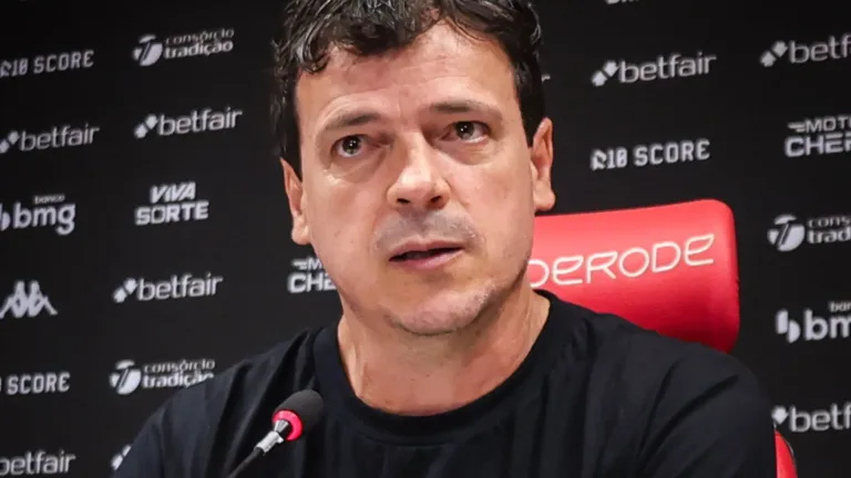 Fernando Diniz mostra preocupação com rebaixamento do Vasco, mas confia em reação: “Uma hora a bola vai entrar”