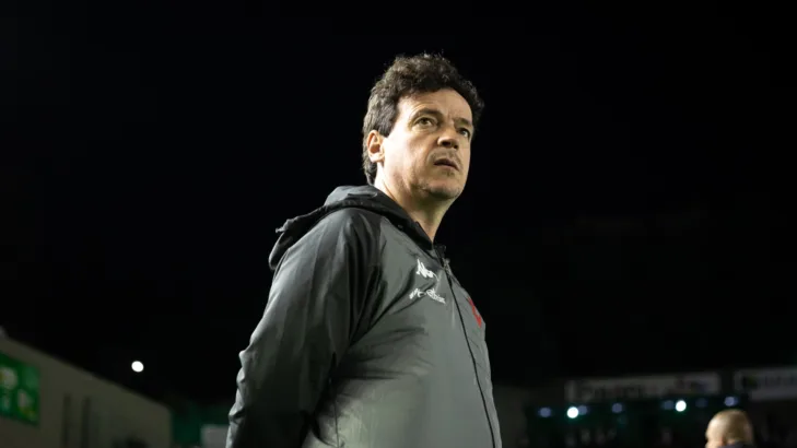 Casagrande dispara contra ‘covardia’ de Fernando Diniz, técnico do Vasco: “Falta de controle emocional e psicológico” Casagrande dispara contra ‘covardia’ de Fernando Diniz, técnico do Vasco: “Falta de controle emocional e psicológico”