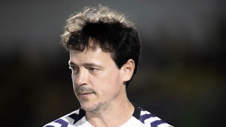 Torcida do Vasco aprova respaldo e demissão de Fernando Diniz está descartada: “Não dá pro cara fazer mágica” Torcida do Vasco aprova respaldo e demissão de Fernando Diniz está descartada: “Não dá pro cara fazer mágica”