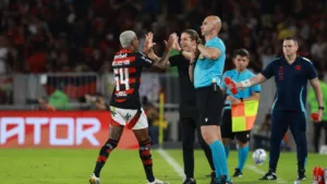 Pilhado se revolta com decisão no Flamengo envolvendo Filipe Luís e Wallace Yan: “Todo mundo sabia”