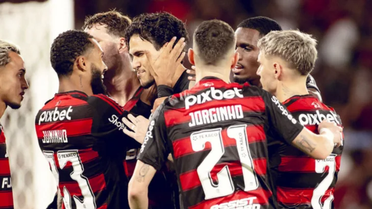 Vampeta prevê Flamengo consolidando posto de “Real Madrid da América do Sul” em 2035: “Nadando de braçada” Vampeta prevê Flamengo consolidando posto de “Real Madrid da América do Sul” em 2035: “Nadando de braçada”