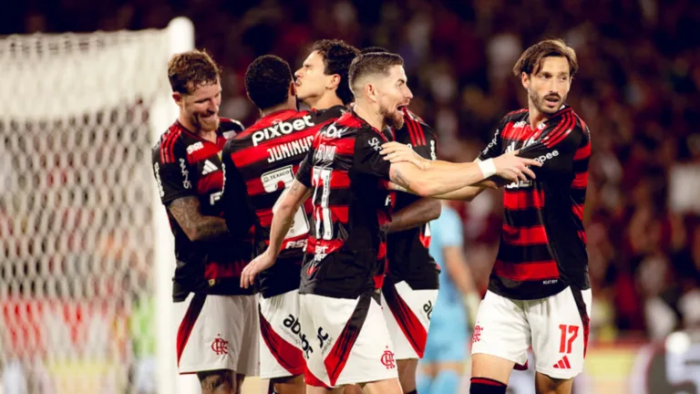 Flamengo confirma ausências de Arrascaeta, Danilo, Pulgar e De la Cruz contra o Internacional pela Libertadores