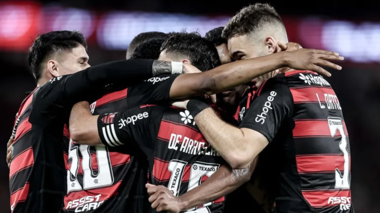 Djalminha sinaliza título do Flamengo no Brasileirão em 2025: “30 jogadores do mesmo nível”