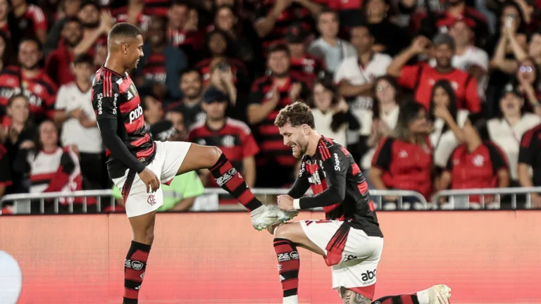 Flamengo e Palmeiras aumentam chances de título do Brasileirão, enquanto Cruzeiro tem queda; SPFC aparece na disputa