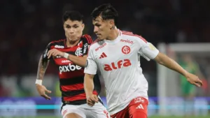 Vampeta sinaliza risco para o Flamengo e vê torcida como trunfo do Internacional: “Vai fazer uma fumaça” 