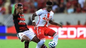Onde assistir Flamengo x Internacional ao vivo pela Libertadores: prováveis escalações, desfalques e retrospecto