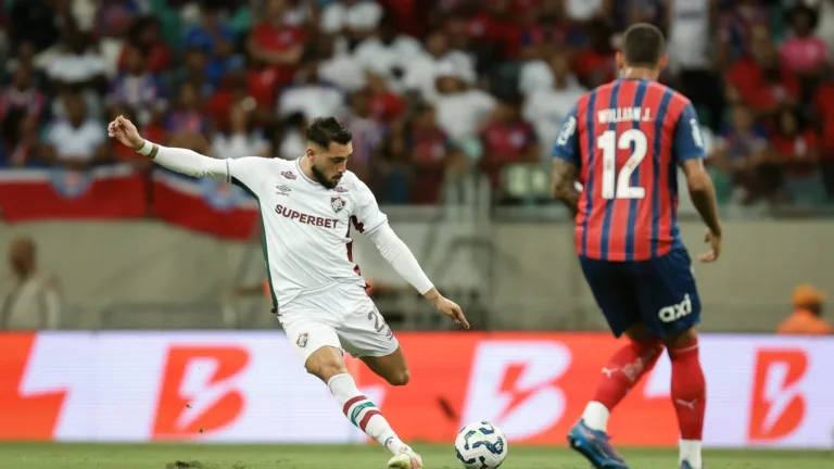 Fluminense toma 1 a 0 do Bahia na Copa do Brasil e torcida reclama da arbitragem