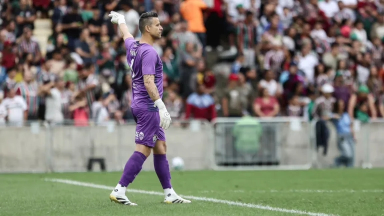 Fluminense vence Fortaleza no Brasileirão e Fábio se torna o jogador com mais partidas na história