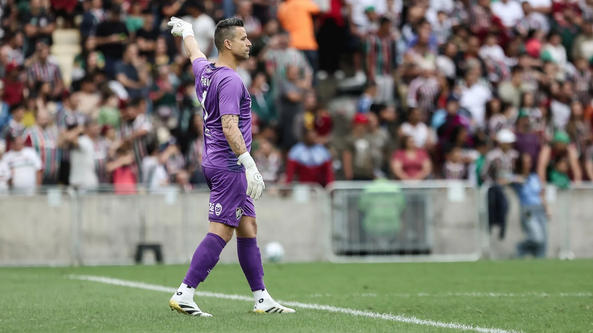 Fluminense vence Fortaleza no Brasileirão e Fábio se torna o jogador com mais partidas na história