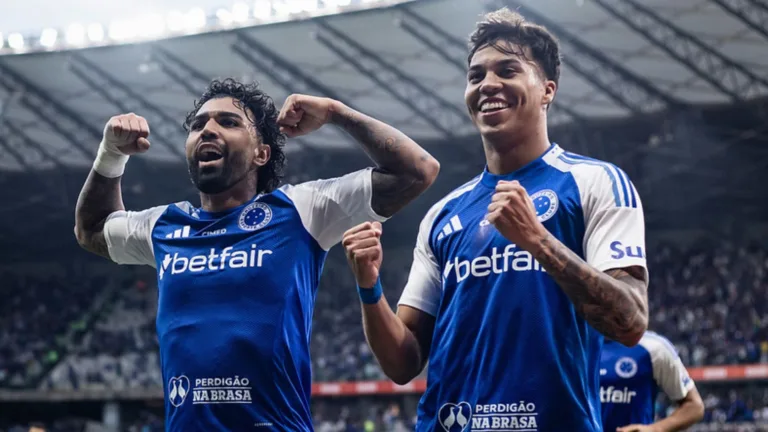 Muller sinaliza Gabigol como “limitado” e não condena status de reserva no Cruzeiro: “Kaio Jorge está voando”