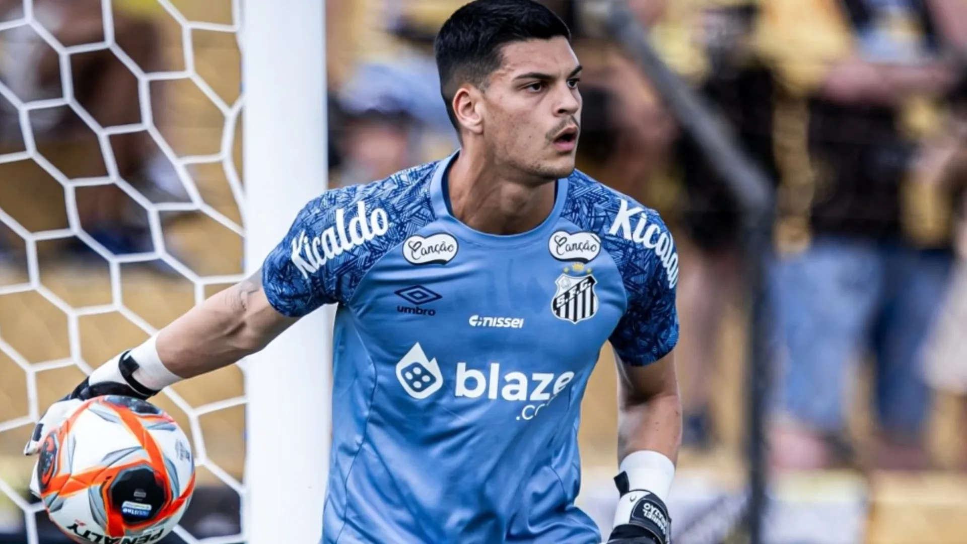 Zinho cobra presença de Gabriel Brazão, do Santos, na próxima convocação da seleção brasileira: “Está melhor que Hugo Souza”