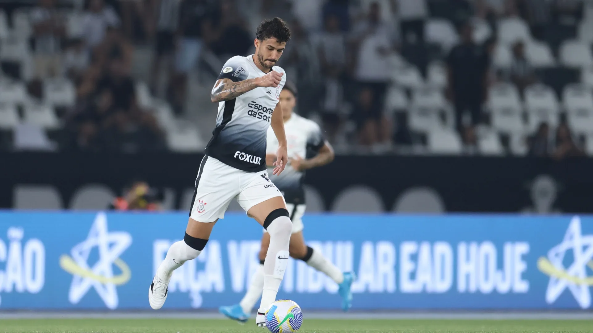 Gustavo Henrique pode deixar o Corinthians e Nicola explica: “Fluminense e Grêmio procuraram os representantes do jogador”
