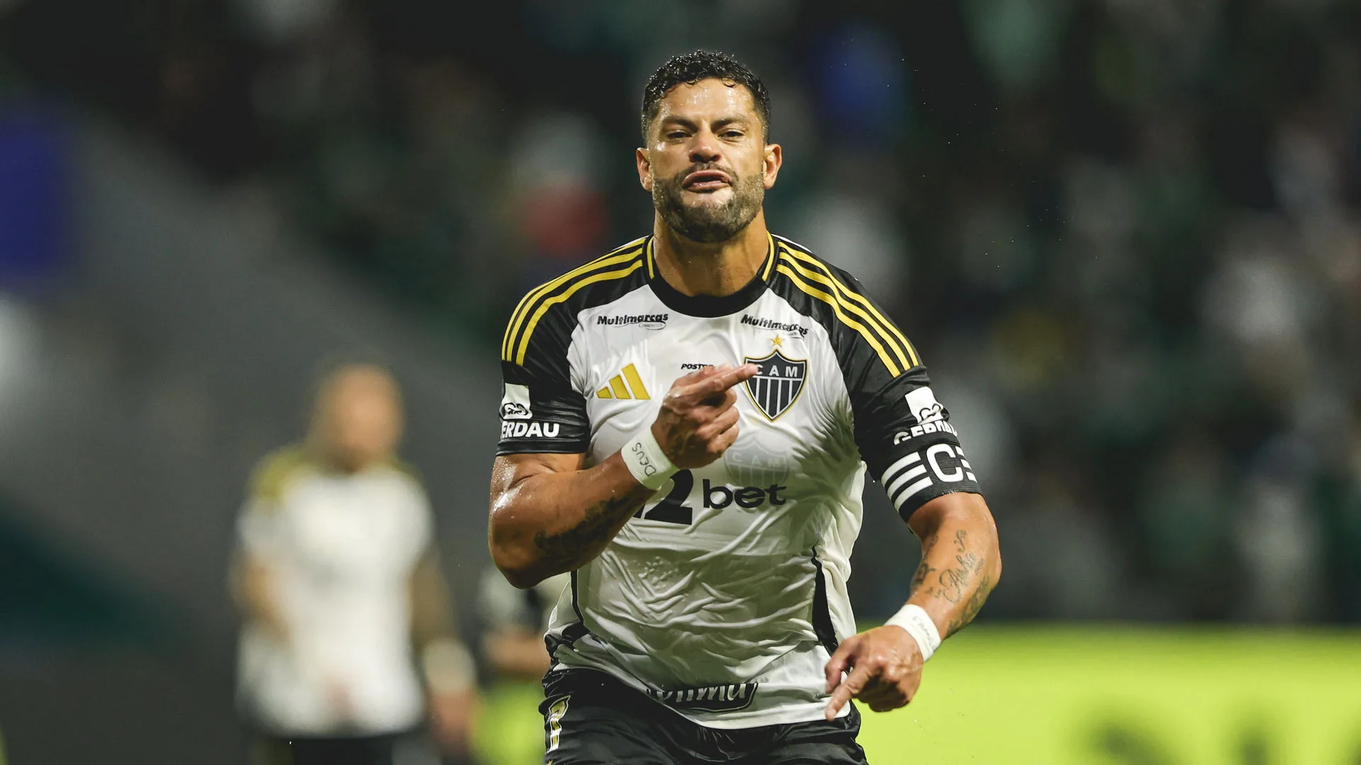 Hulk quebra jejum, assume a artilharia da Arena MRV e manda recado para Paulinho: “Deu alegrias pra Massa”