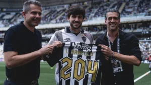 Paulo Bracks “responde Cuca” e explica o motivo do Atlético-MG ter negociado Igor Rabello: “A gente tem palavra”