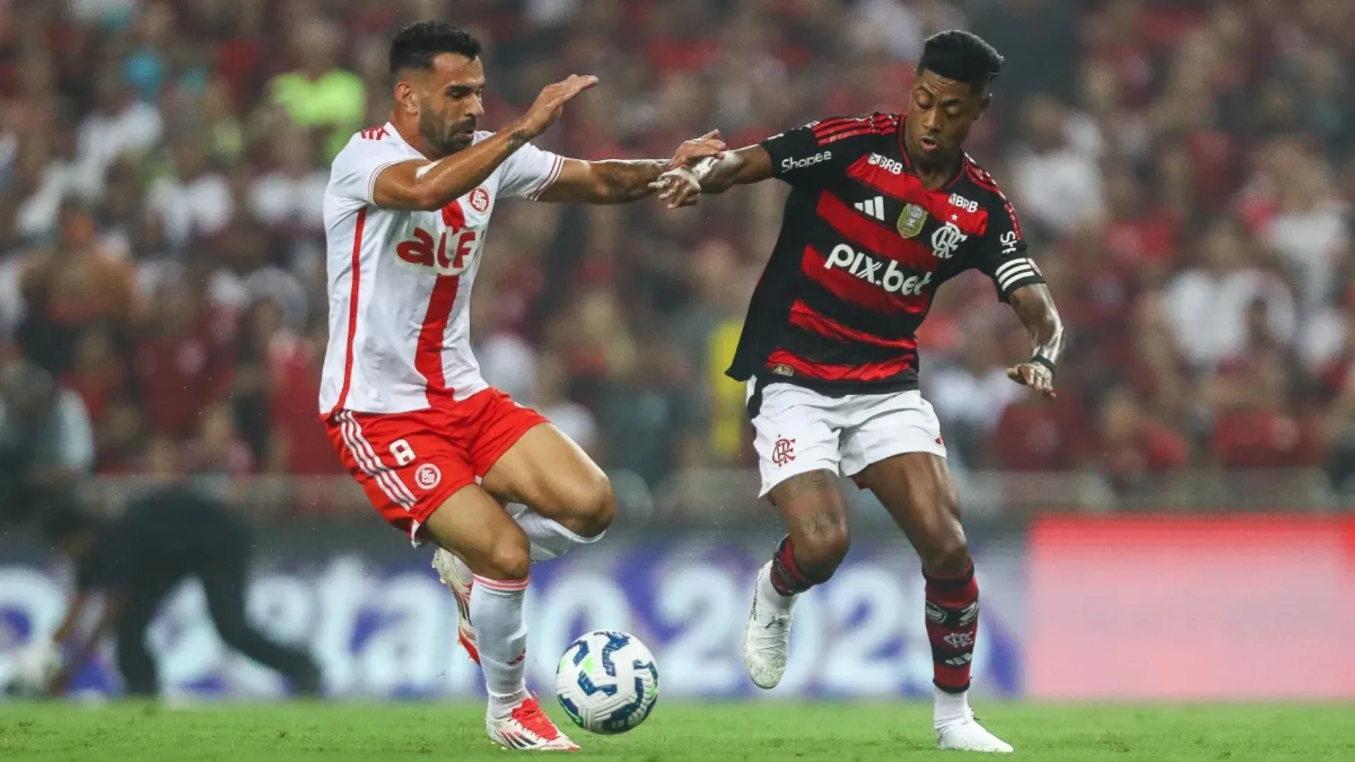 Felipe Melo indica primeiro finalista da Libertadores: “Quem passar de Flamengo x Internacional bate na decisão”