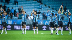 Grêmio tem desfalques de Cristian Oliveira e Marlon por suspensão e muda time titular contra o Fluminense pelo Brasileirão