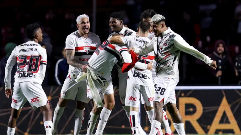 Tiago Leifert elogia mudança de postura do São Paulo com Crespo: “Entrava com preguiça, mas isso acabou”