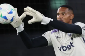 John, em treino do Botafogo