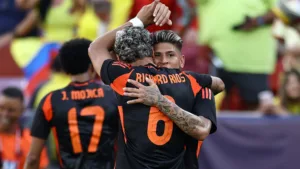 Carrascal revela conversa com Richard Ríos, ex-Palmeiras, antes de assinar com o Flamengo: “Me falou super bem do clube”