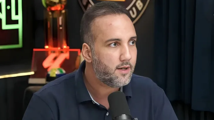 Jorge Iggor fecha com a Globo para ser ‘titular’ em novo canal da emissora e web reage: “Melhor narrador do Brasil”