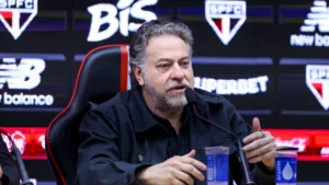 Júlio Casares responde críticas por vendas ‘baratas’ de jovens do São Paulo: “O que estipula preço é minutagem e mercado”