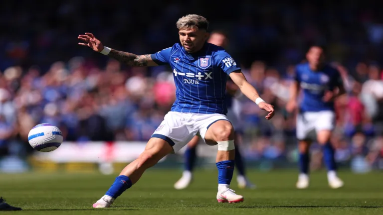 Chelsea ‘atravessa’ Palmeiras, encaminha contratação de Enciso e torcedores reagem: “Essa gestão tem ‘alergia’ a jogador bom”