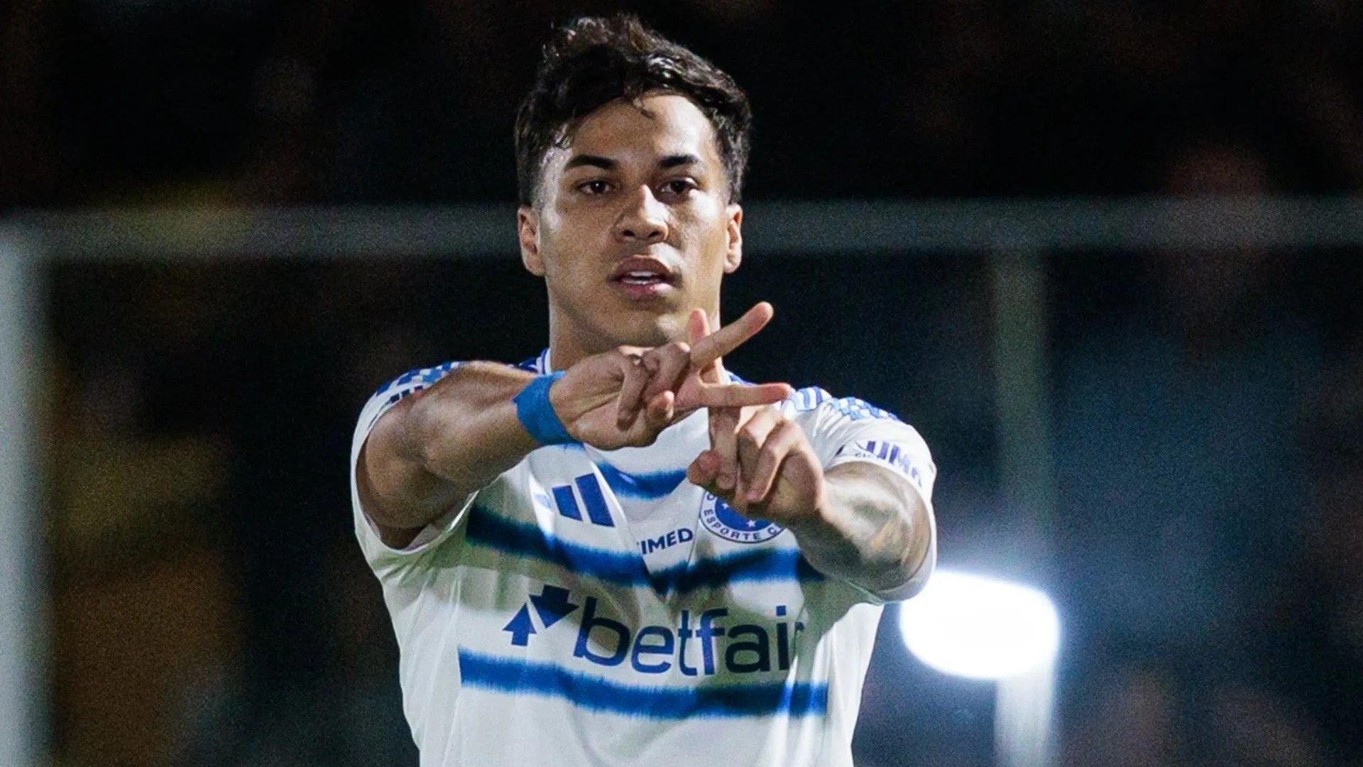 Kaio Jorge sinaliza desvantagem do Cruzeiro em disputa com Flamengo e Palmeiras no Brasileirão: “É muito difícil”