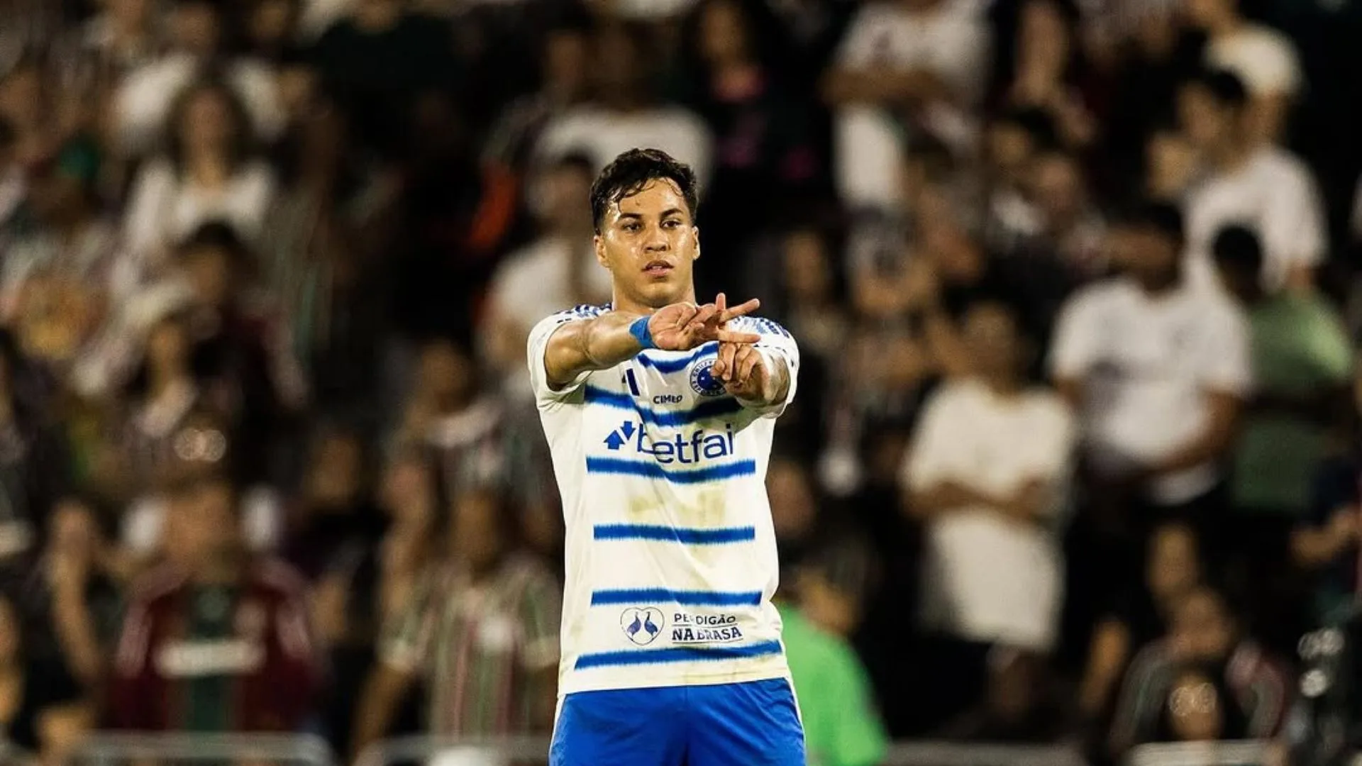 Kaio Jorge amplia vantagem na artilharia do Brasileirão, com Arrascaeta e Vegetti seguindo na vice-liderança