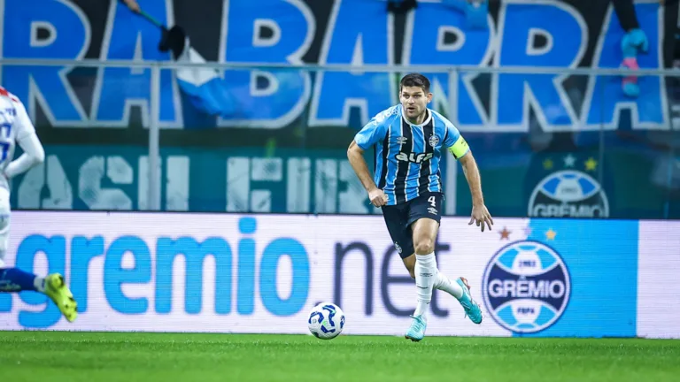 Grêmio tem Kannemann suspenso e muda time titular contra o Sport pelo Brasileirão Série A