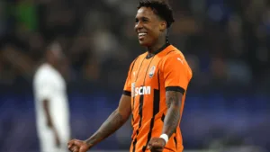 Palmeiras pode receber até R$ 27 milhões com a venda de Kevin para Premier League e torcida reage: “Parabéns, Abel Ferreira”