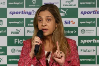 Presidente do Palmeiras, Leila Pereira, em coletiva de imprensa
