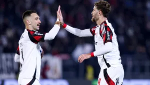 Léo Ortiz, do Flamengo, indica Léo Pereira para Carlo Ancelotti na seleção brasileira: “Entre os principais zagueiros do Brasil”