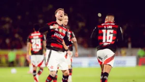 Flamengo na ponta, Cruzeiro tropeça, jogão Bahia x Fluminense e Sport ganha primeira: a 19ª rodada do Brasileirão