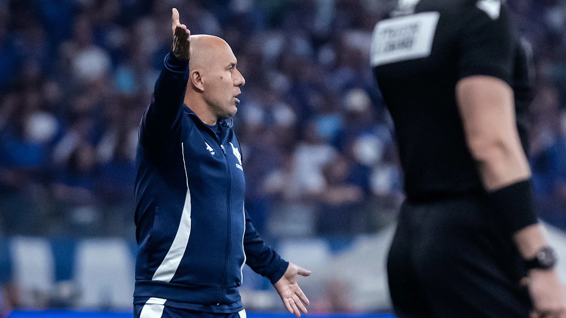 Leonardo Jardim lamenta Gabigol na reserva do Cruzeiro e assume responsabilidade: “Minha incompetência como treinador”