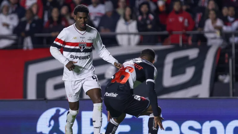 São Paulo confirma interesse do Cruzeiro por Lucas Ferreira e Nicola revela disputa nos bastidores: “Hoje o favorito é o Shakhtar”