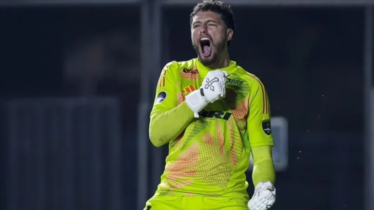 Flamengo define a saída do goleiro Lucas Furtado ao Vitória de Guimarães e torcida reprova: “A base sempre sem prestígio” Flamengo define a saída do goleiro Lucas Furtado ao Vitória de Guimarães e torcida reprova: “A base sempre sem prestígio”