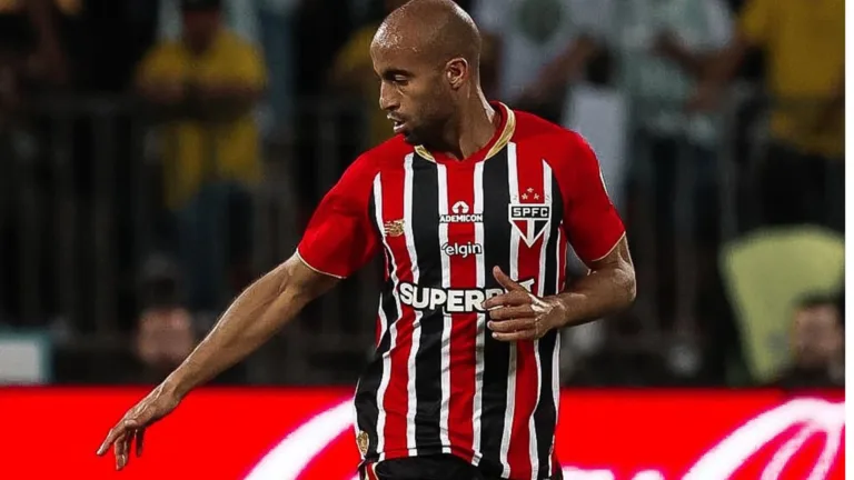 Lucas Moura, do São Paulo, relembra período com Ancelotti no PSG: “Muitas estrelas naquela época”