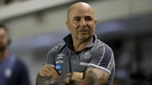 Lucas Musetti revela que Jorge Sampaoli pediu Bakambu e Matheus Jesus no Santos: “Se não trouxer, eu não vou”