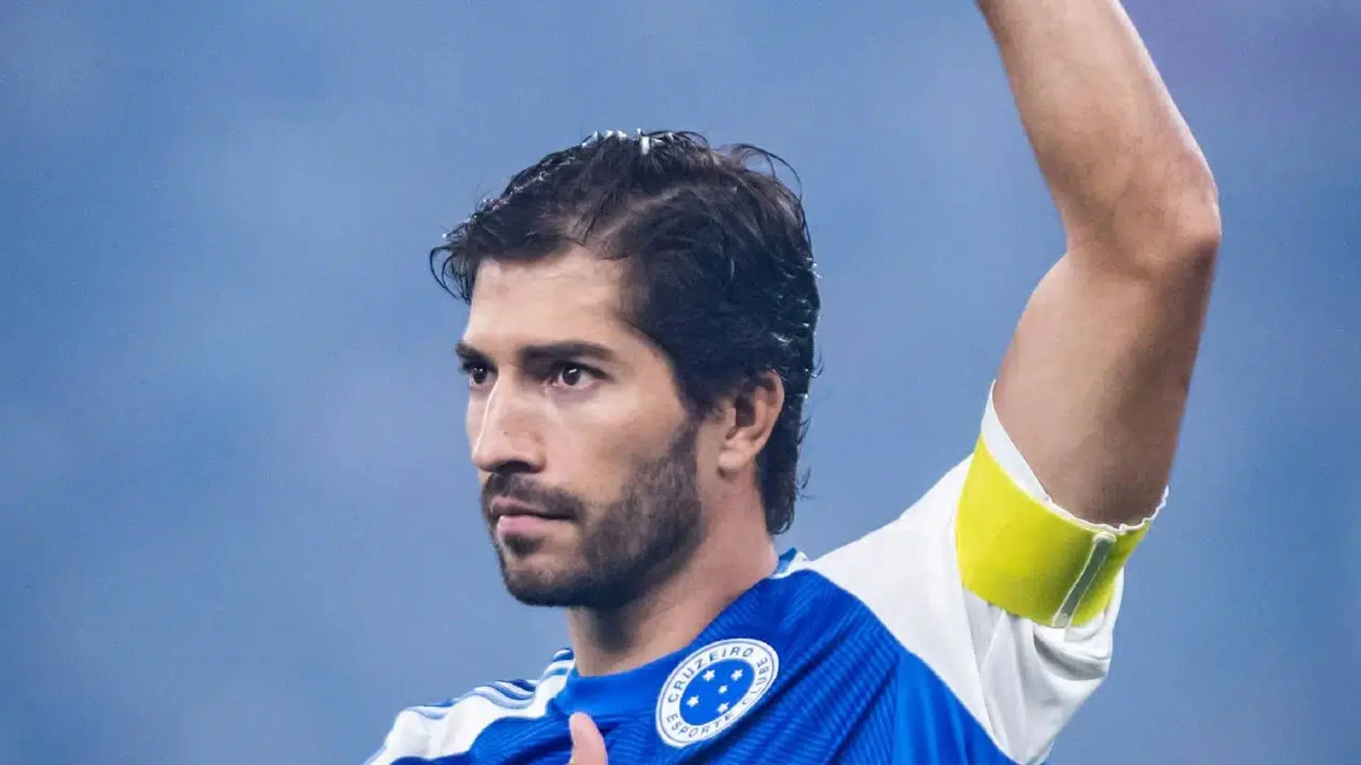 Casagrande indica Cruzeiro com meio-campo acima da média no Brasileirão: “Uma das melhores duplas de volantes”