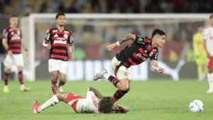 Rizek indica que favoritismo do Flamengo contra o Internacional diminuiu na Libertadores: “Vantagem é mínima”