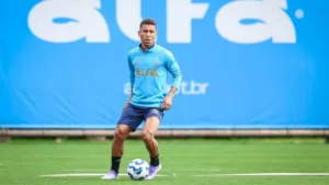 Marcos Rocha comemora reencontro com Felipão na chegada ao Grêmio e avisa: “Quero ganhar com você de novo”