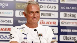 José Mourinho aponta Abel Ferreira como referência no Brasil e no Palmeiras: “Tem sido uma carreira brilhante”